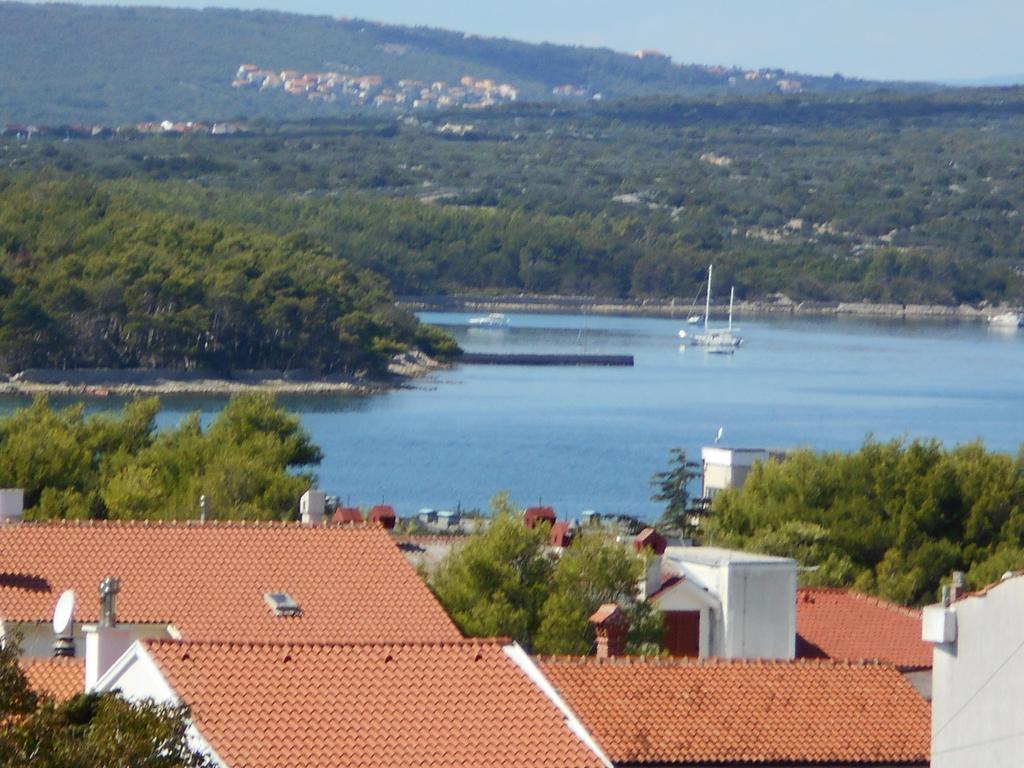 Apartments U Kapetana Punat Habitación foto